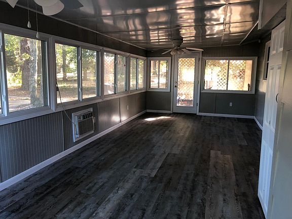 4th image of 1103 Seymour Dr
