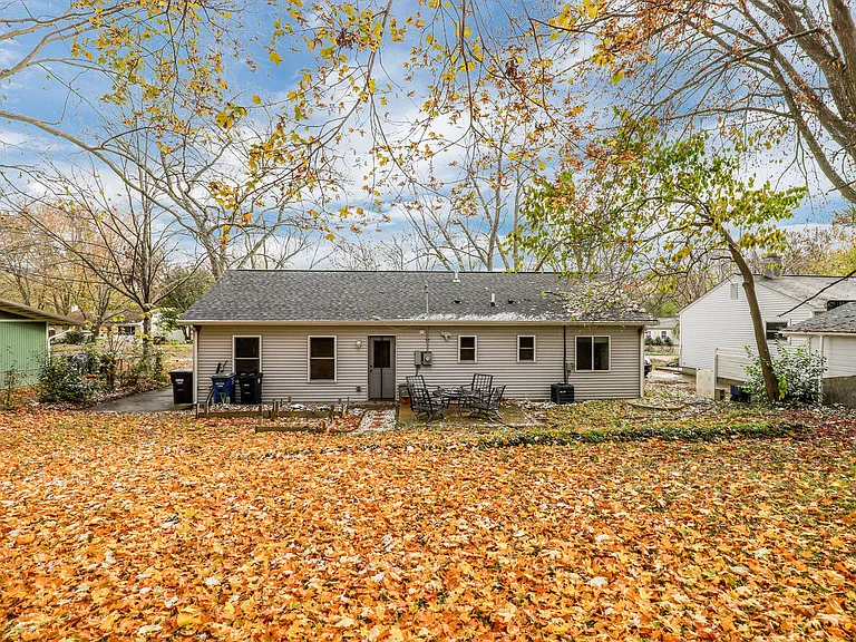2434 Pinecrest Ave — Photo 52