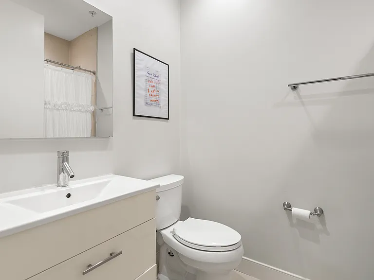 171 W 4th St #4 — Photo 17