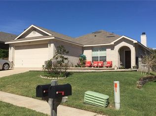 9928 Blue Bell Dr, Fort Worth, TX 76108