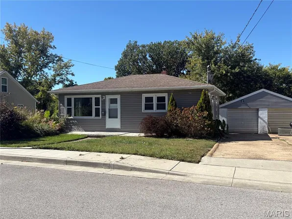 345 Fair St, Washington, MO 63090