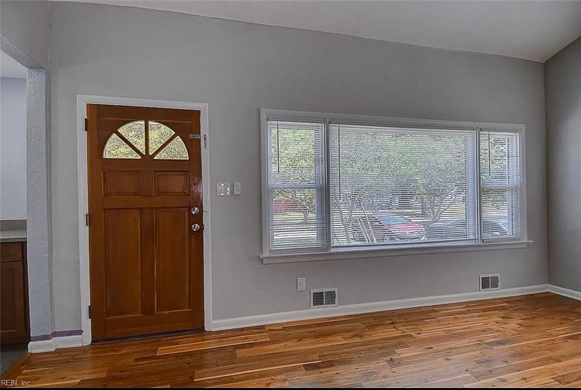 Updated 3BR/2BA Norfolk Home with Fenced Yard & Garage | Convenient location near Military Bases,... — Photo 3