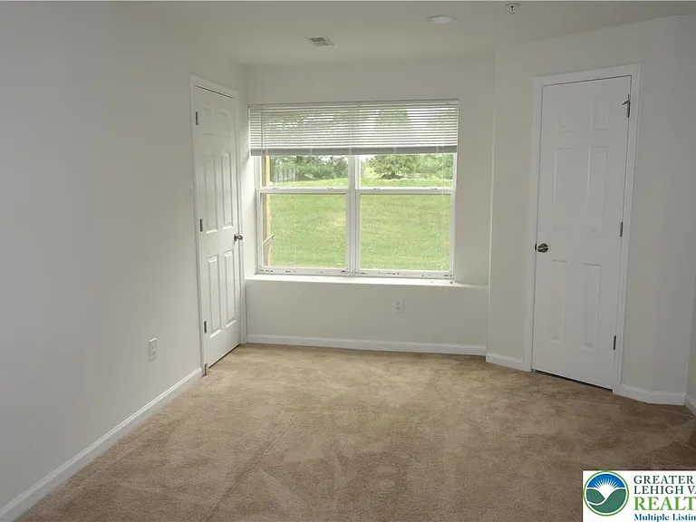 1033 King Way — Photo 19