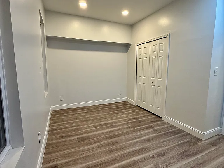 703 W Huntingdon St #2 — Photo 3