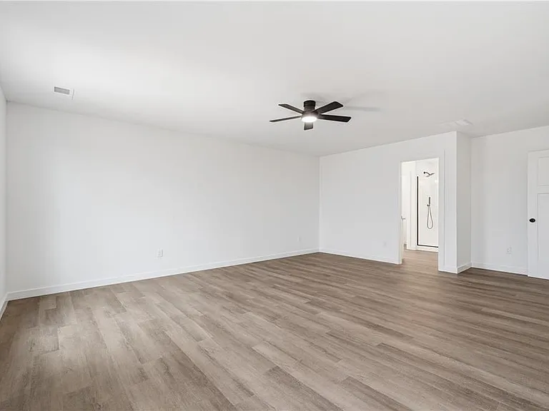 91 Smith And Wesson Way — Photo 47