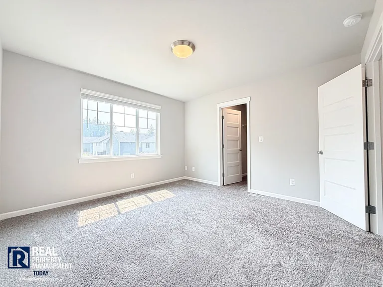909 161st Street Ct E — Photo 12