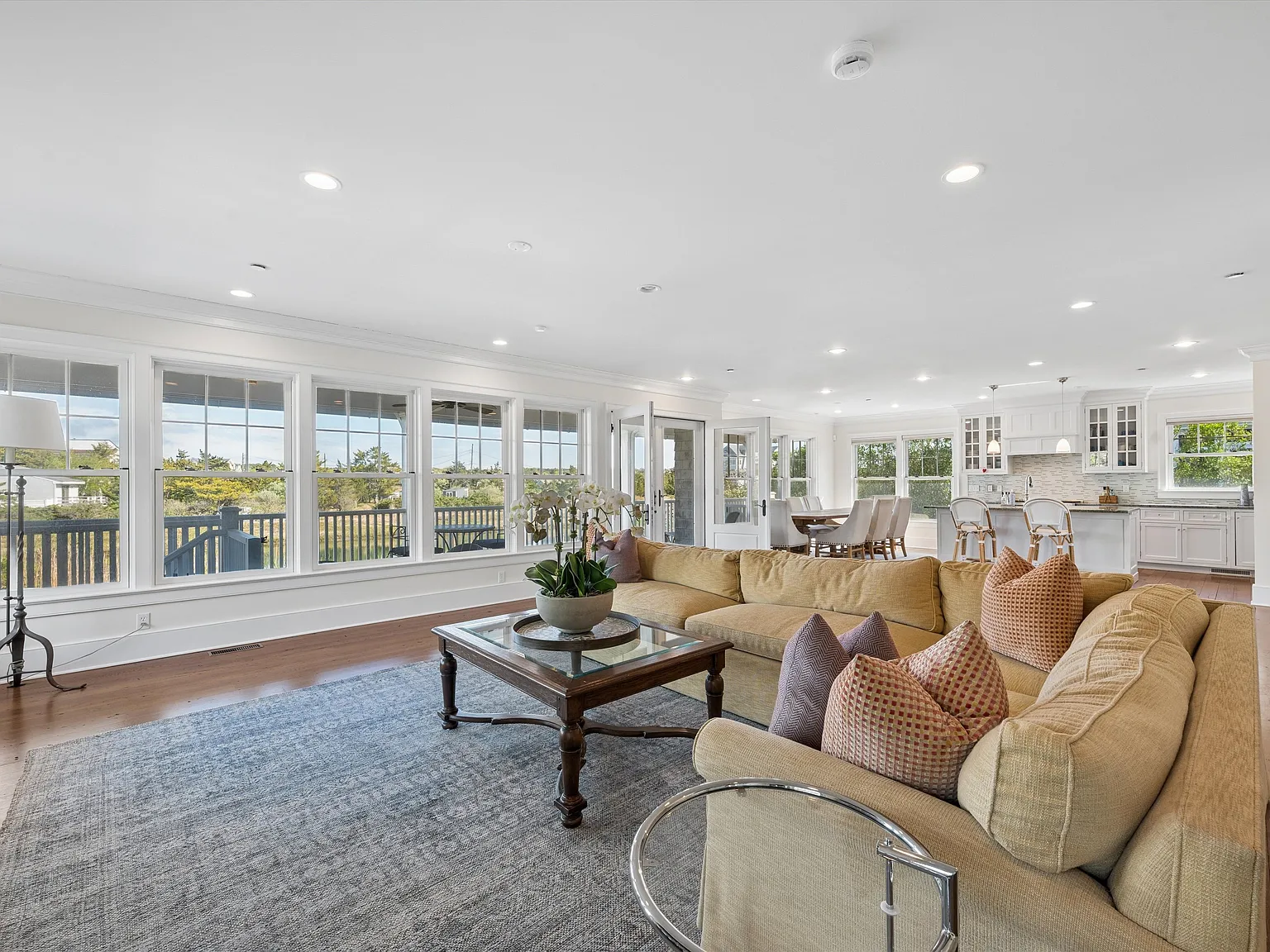 Spectacular Waterfront Retreat with Private Dock — Photo 3