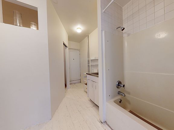 5th image of 176 Suffolk St #2
