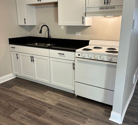 2nd image of 1103 Evans Ave #10656251