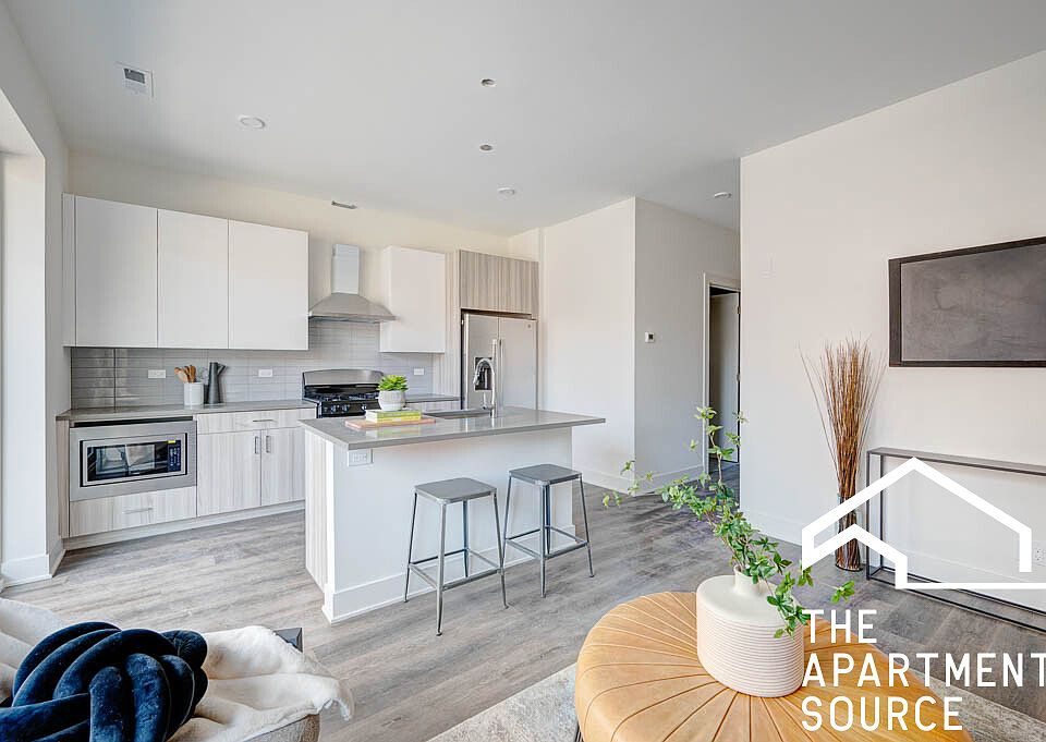 1st image of 4453 N Hazel St #201