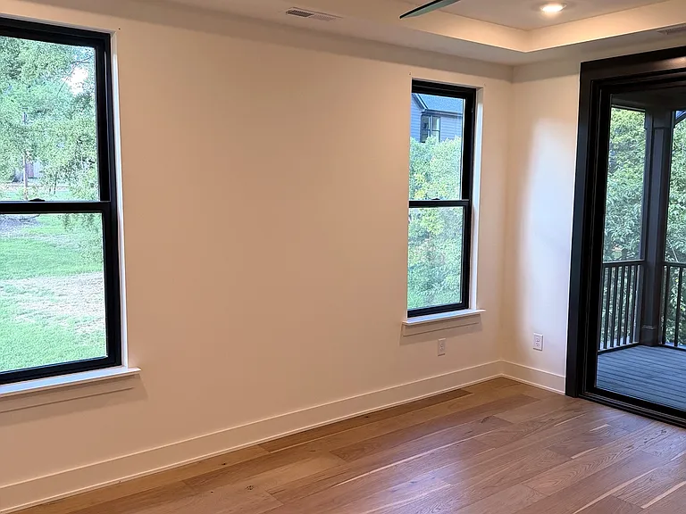 4117 Sarah Dr — Photo 6
