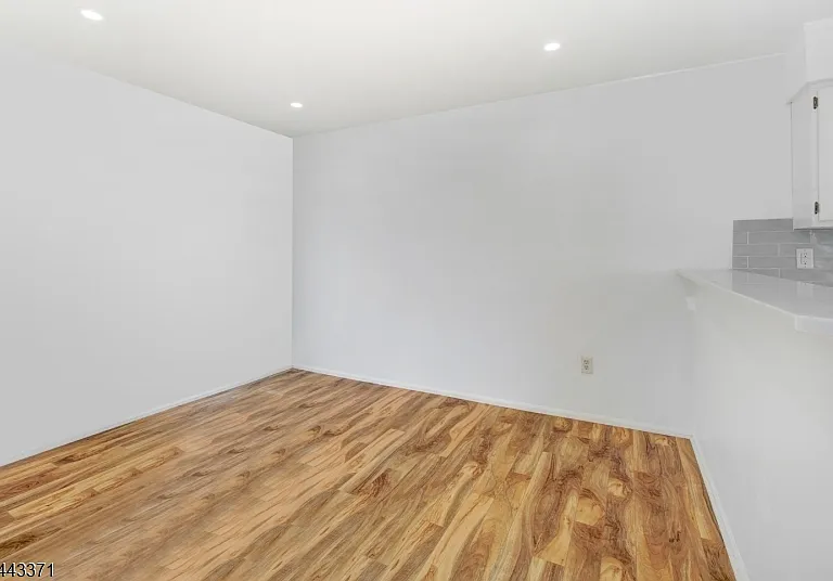142 Harvest Ln — Photo 12