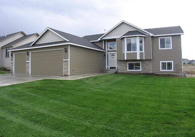 1st image of 18212 N Astor Ct