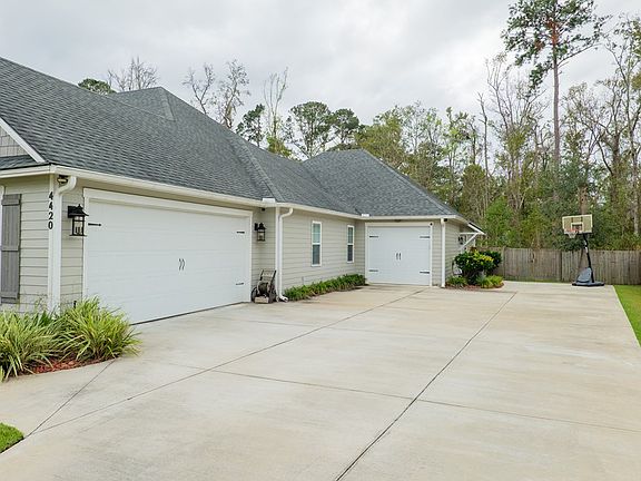 3rd image of 4420 Giles Ct