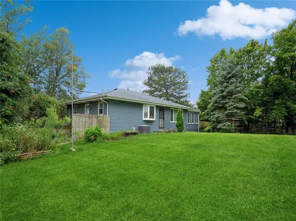 5351 Geneva Ave, Newton, IA 50208