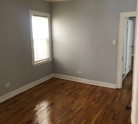 5th image of 8019 S Crandon Ave