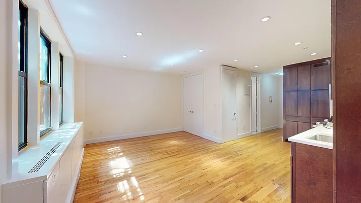 Rented by Bond New York | media 18