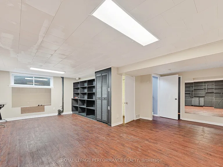 1799 Dorset Dr — Photo 32