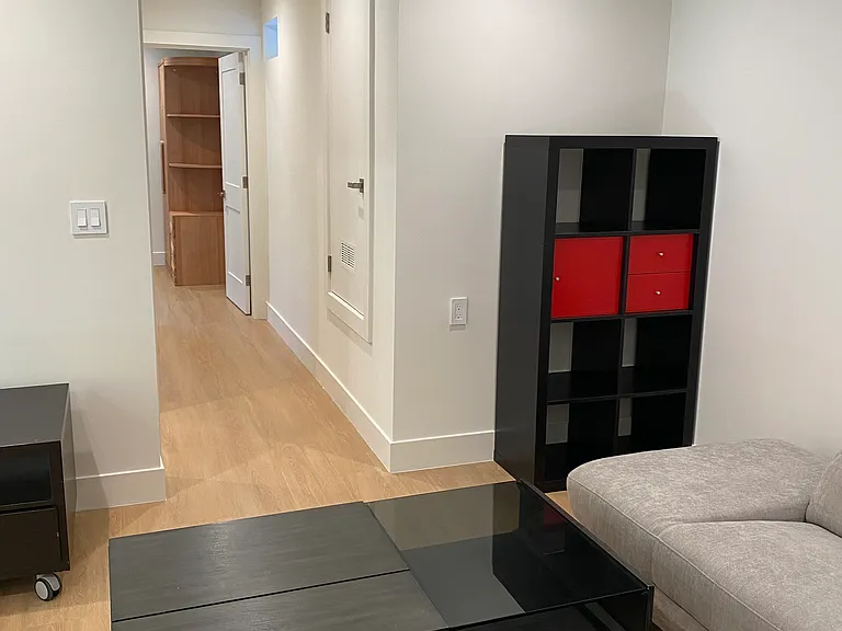 881 De Haro St — Photo 3
