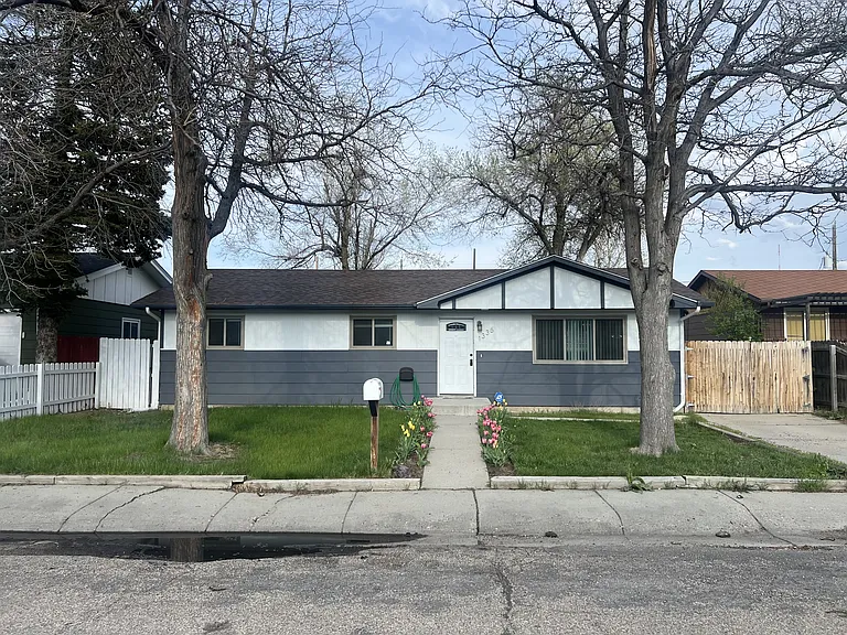 1335 S Lowell St — Photo 1