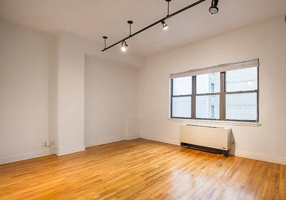 Rented by Keller Williams NYC | media 25