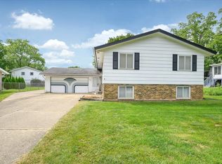 1338 Radcliffe Ln, Schaumburg, IL 60193