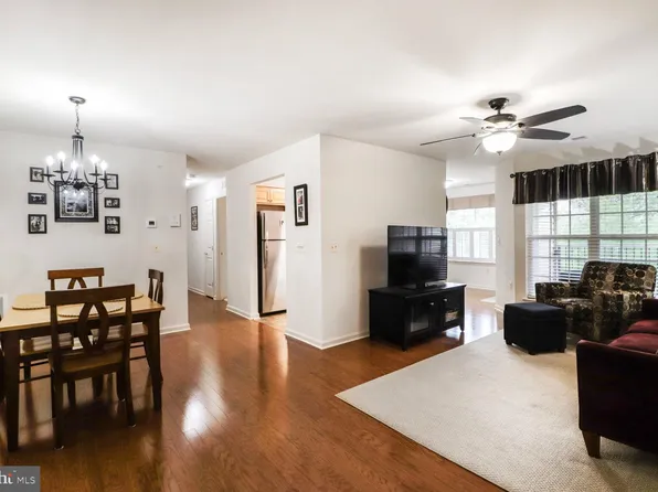 810 Wembley Dr Unit 3B, Hampstead, MD 21074