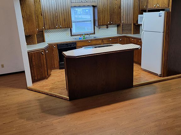 4th image of 601 Meadow Crest Dr
