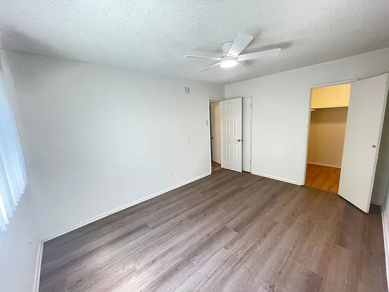 712 N Adams St — Photo 13