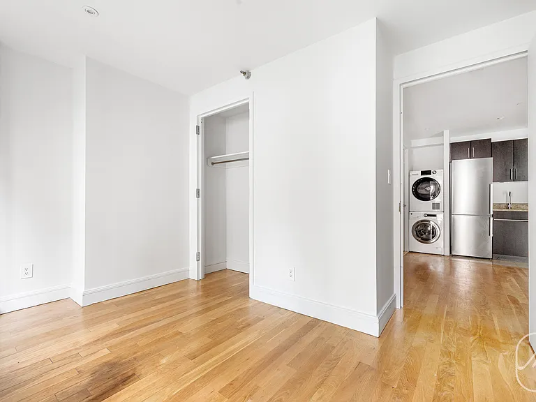 636 E 11th St #4G — Photo 10