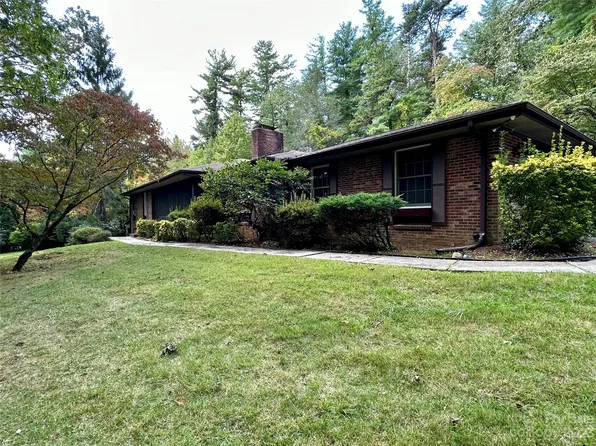 108 Campbell Dr, Flat Rock, NC 28731