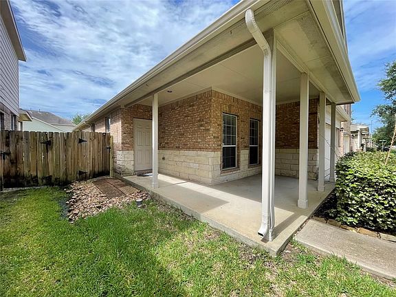 3rd image of 26335 Longview Creek Dr