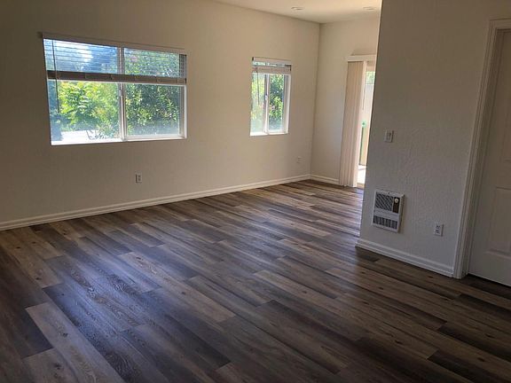 2nd image of 1086 Portola Ave