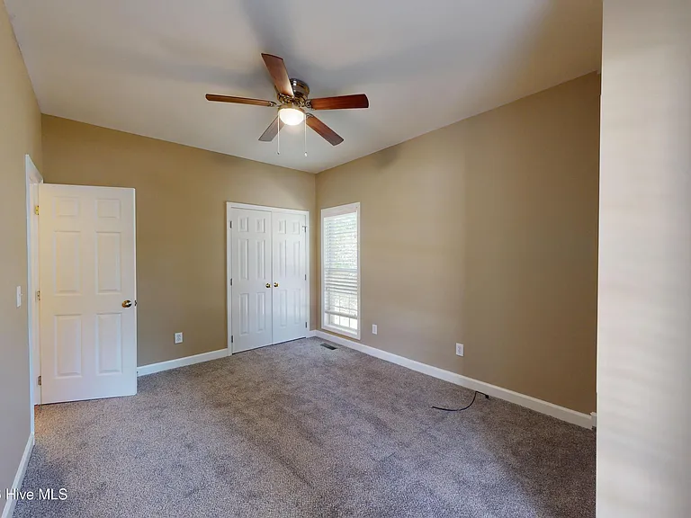1140 Greenbriar Dr — Photo 26