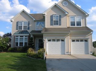 53 Raintree Dr, Sicklerville, NJ 08081