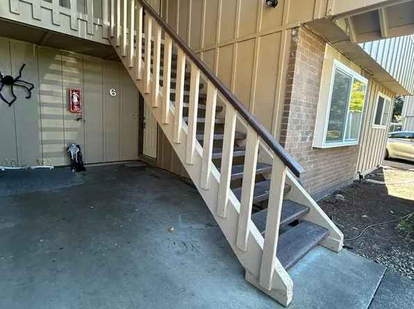 742 32nd Ave SE APT 6, Albany, OR 97322