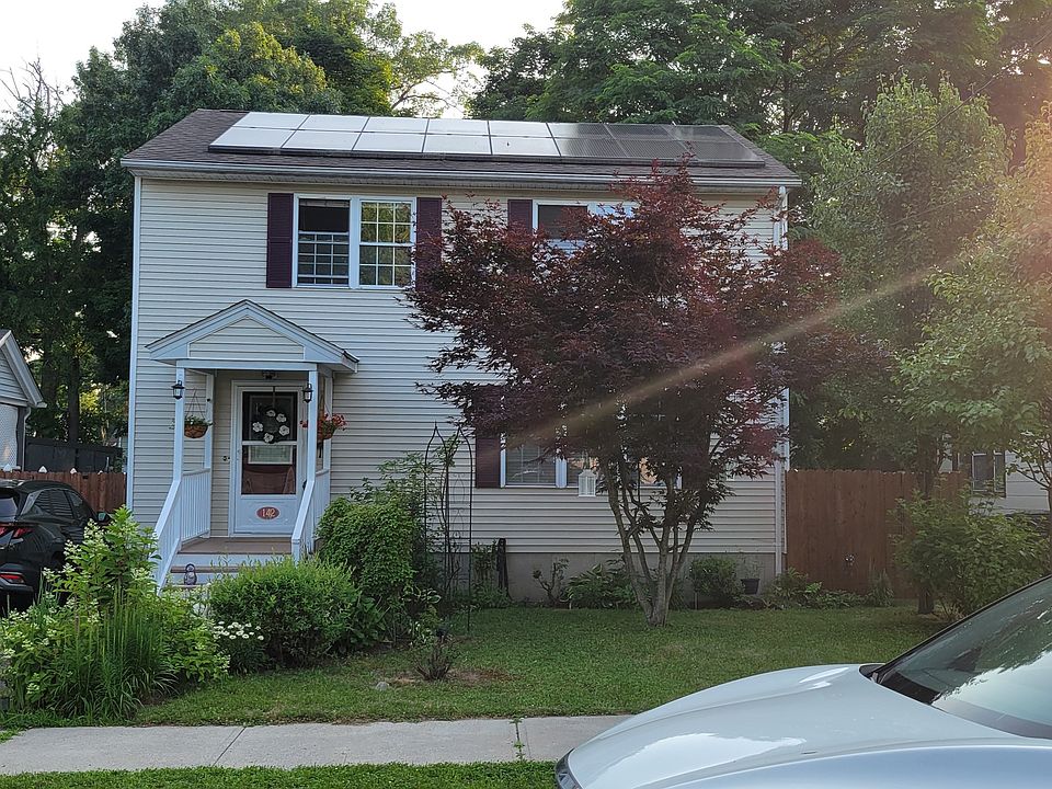 1st image of 142 Jasper St