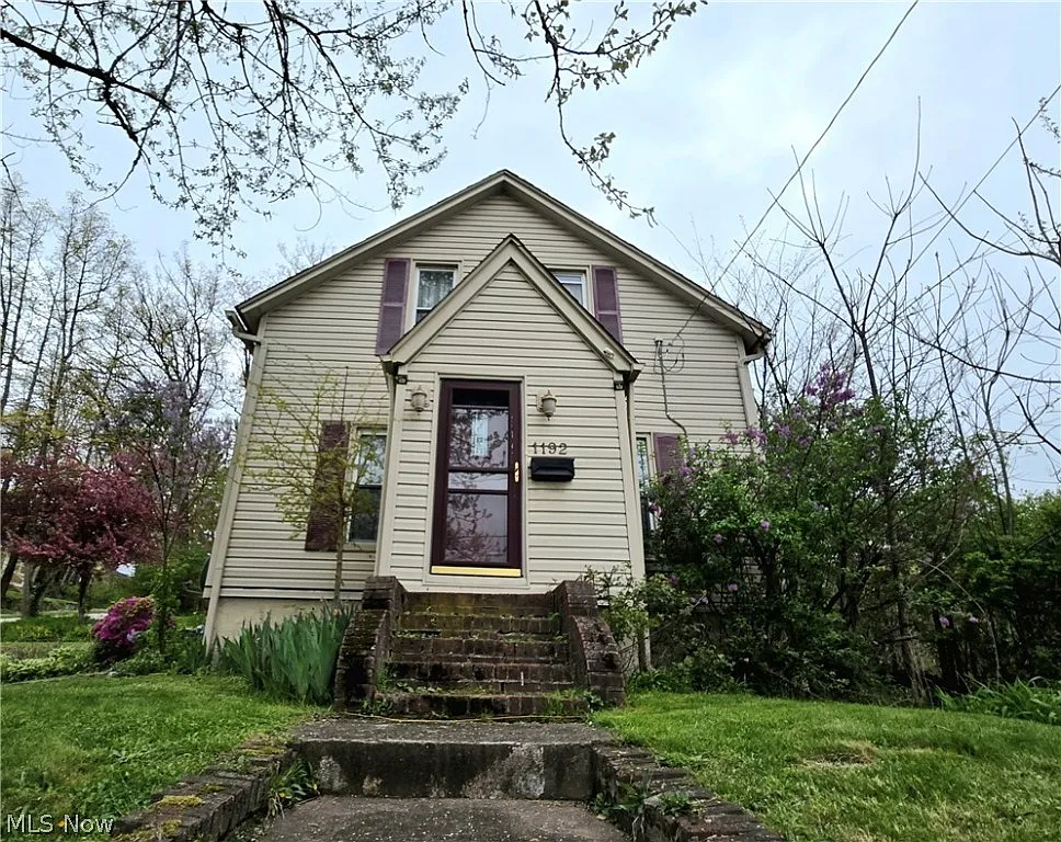1192 Central Ave photo 1