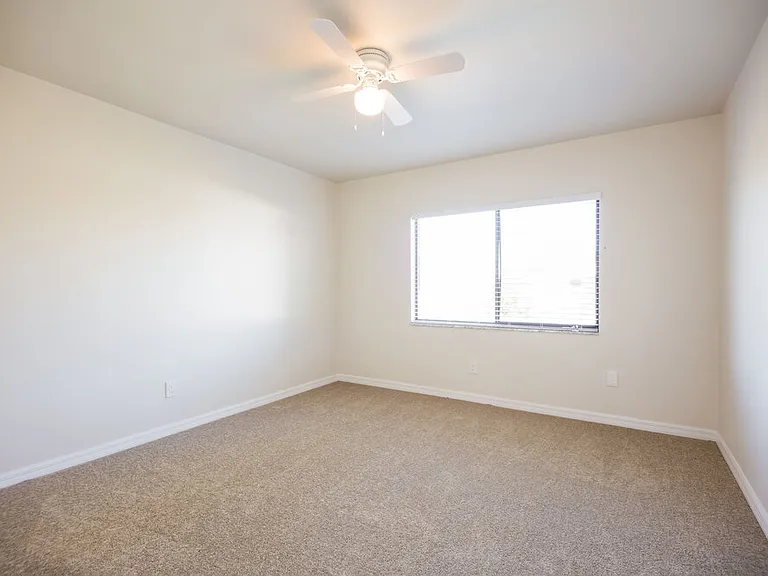 1009 Nicholas Pkwy W — Photo 9