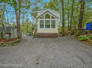 112 Equestrian Trl, Gouldsboro, PA 18424