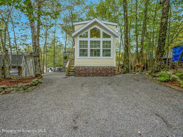 112 Equestrian Trl, Gouldsboro, PA 18424