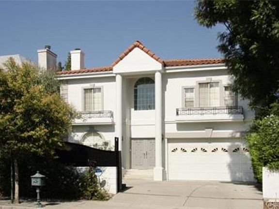 3rd image of 5841 Wilbur Ave