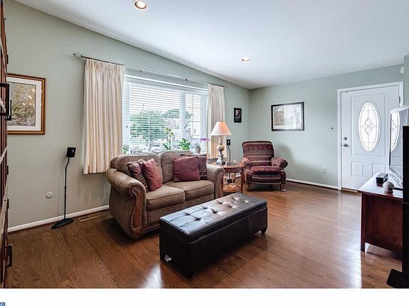 2nd image of 8204 Burholme Ave