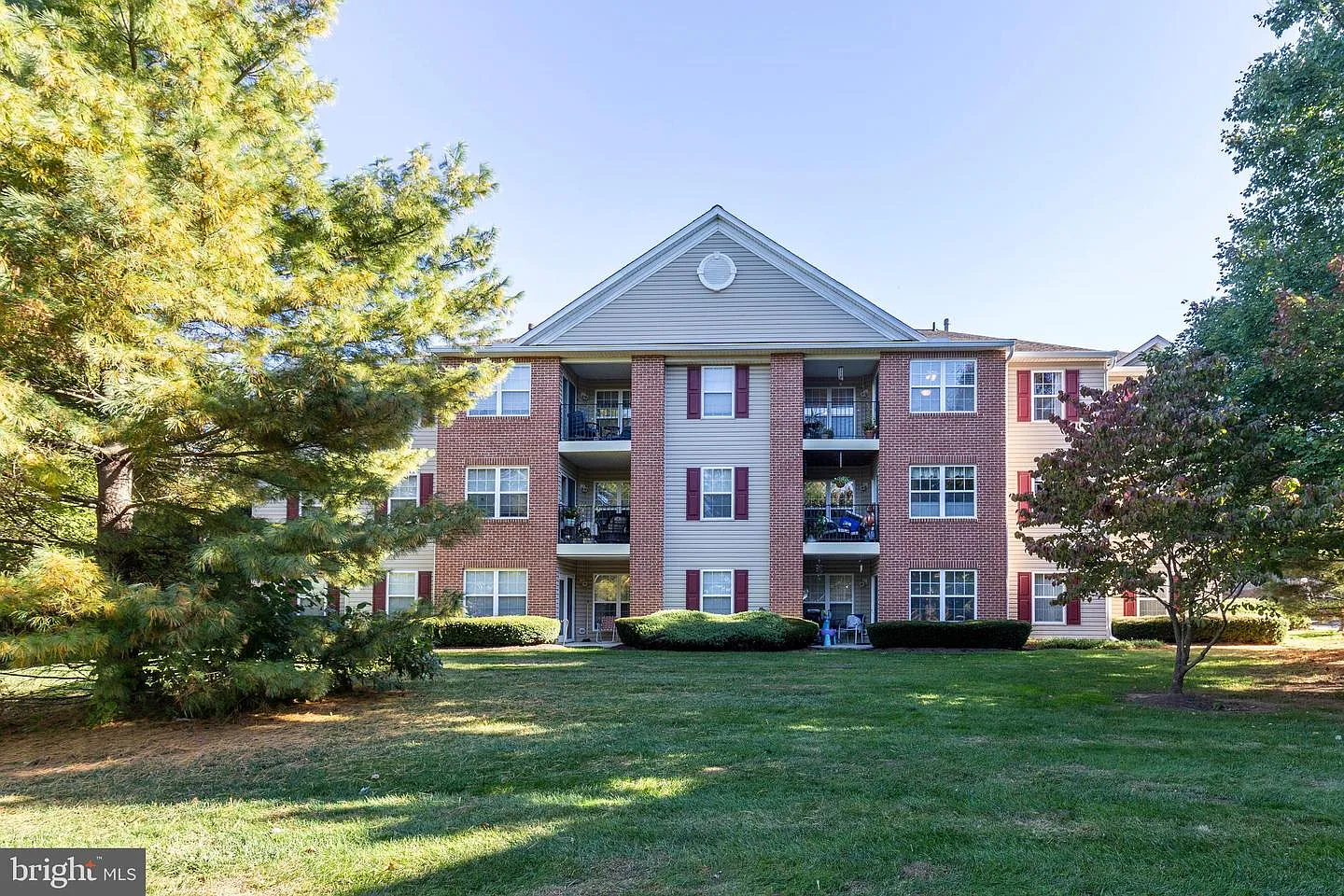 3840 Normandy Dr APT 3B photo 1