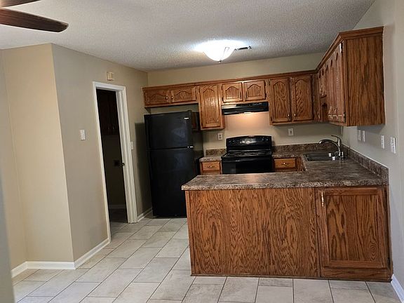 4th image of 1177 Custer Dr E