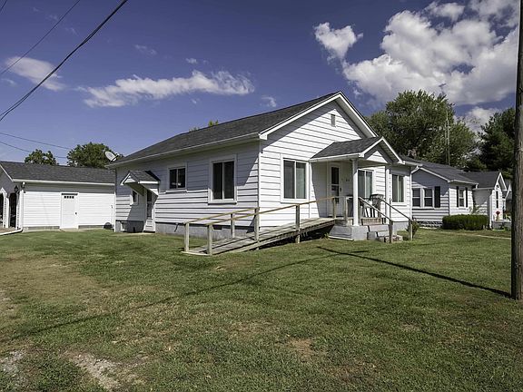 2nd image of 310 W Moore Pl