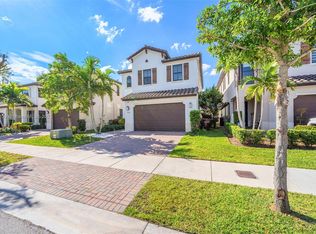 3478 W 97th St, Hialeah, FL 33018