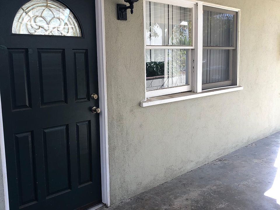 1st image of 2411 El Molino Ave