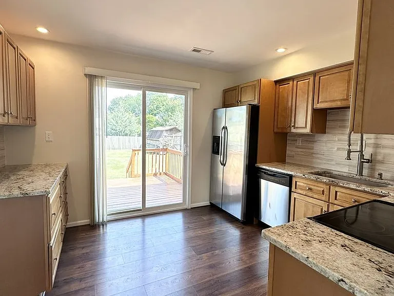 509 Bowling Green Ct — Photo 10