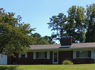 3027 Samples Rd, Louisville, TN 37777